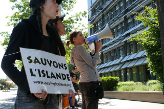 Action against Alcoa Geneve