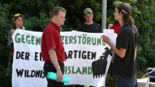 Demonstration outside Glencore’s Switzerland headquarters.