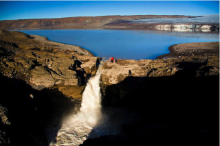 Farið and Hagavatn Lake